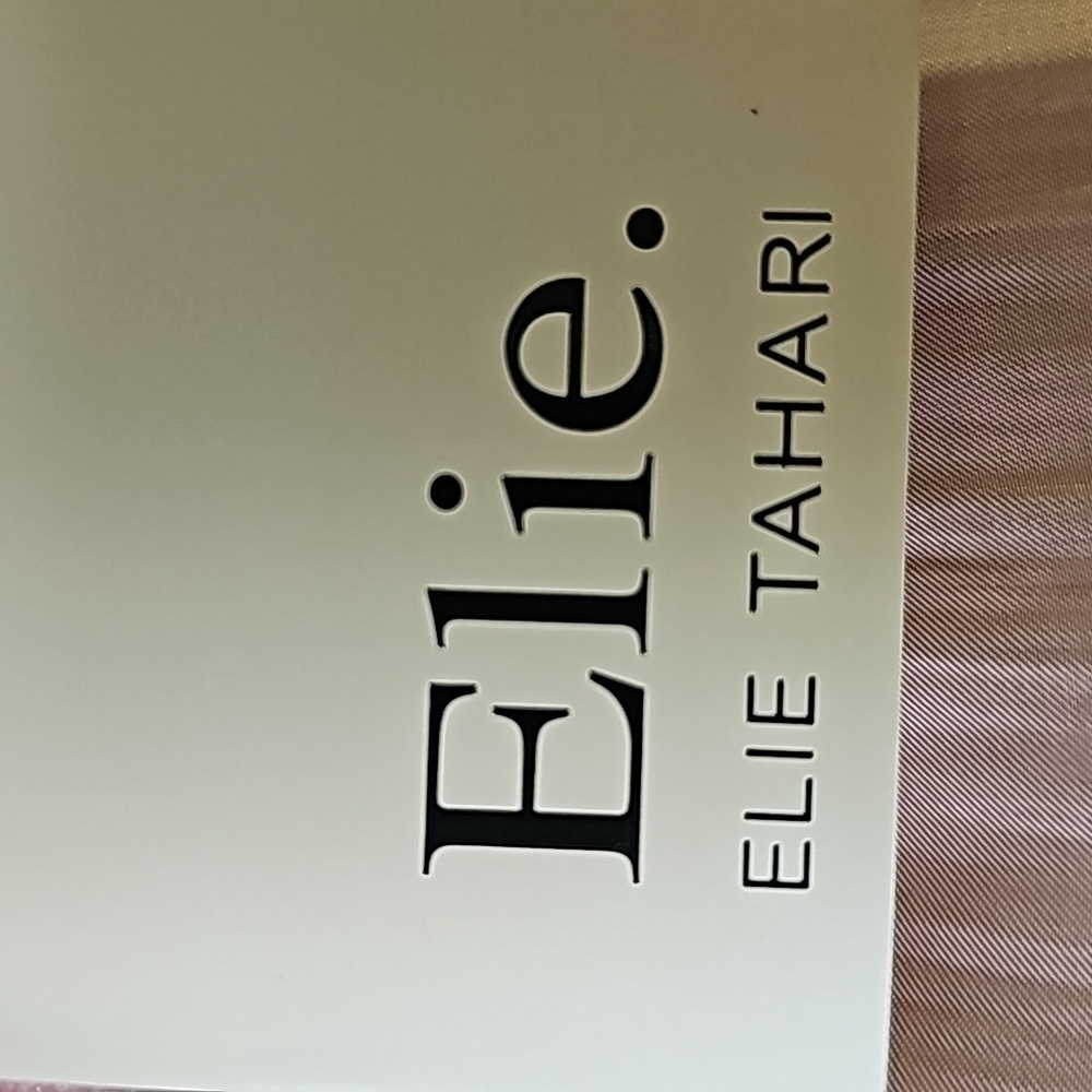 Elie Tahari NWT pink champagne color, size small button-down. Shinny fab… - Picture 9 of 12